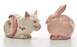 Rookwood hi-glaze cat figural with rabbit